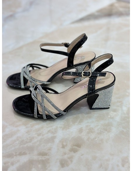 Sandalia trenzada negra