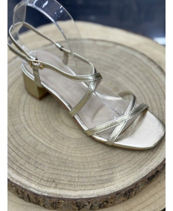 Tacón Ella Dorado 2