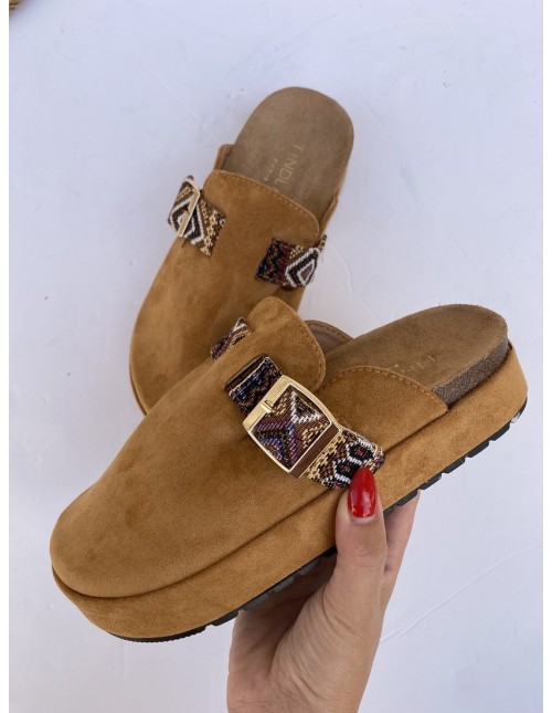 Zuecos Hebilla Cusco