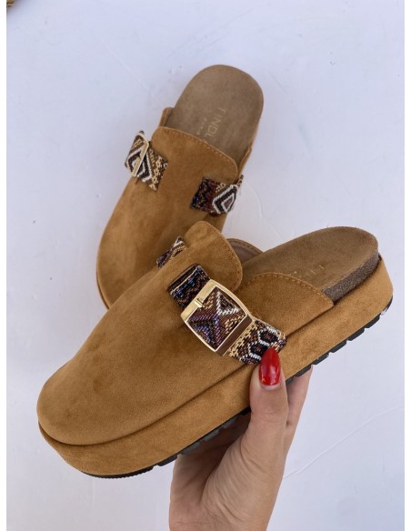 Zuecos Hebilla Cusco