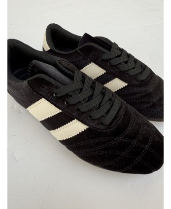 Deportiva Terciopelo Negra 2