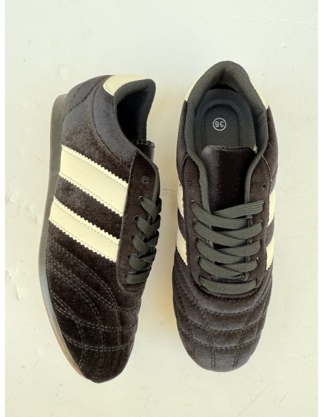 Deportiva Terciopelo Negra