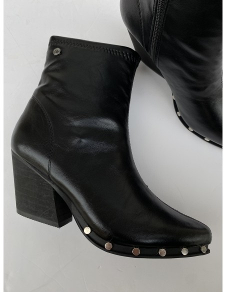 Botín Tachas Negro
