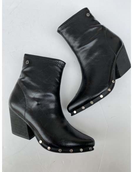Botín Tachas Negro