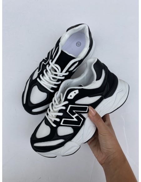 Deportiva Balance Negra