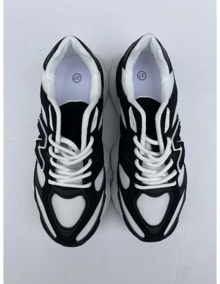 Deportiva Balance Negra