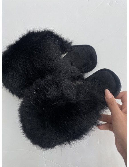 Zapatilla peluche negra
