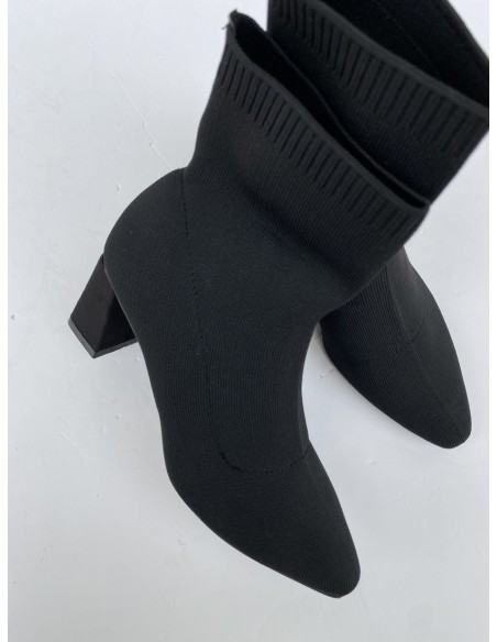 Botín calcetín negro alto