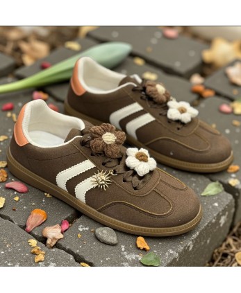 Deportiva Flor Marrón