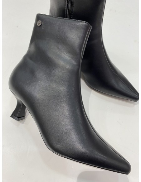 Botín Carmela Negro Material