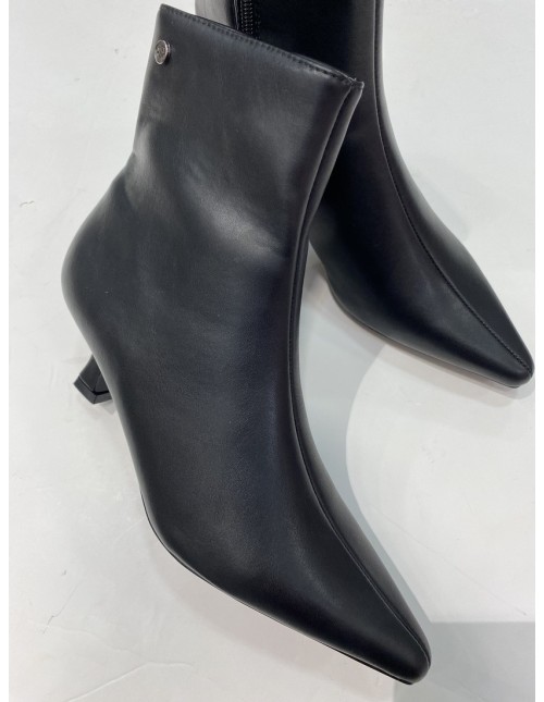 Botín Carmela Negro Material