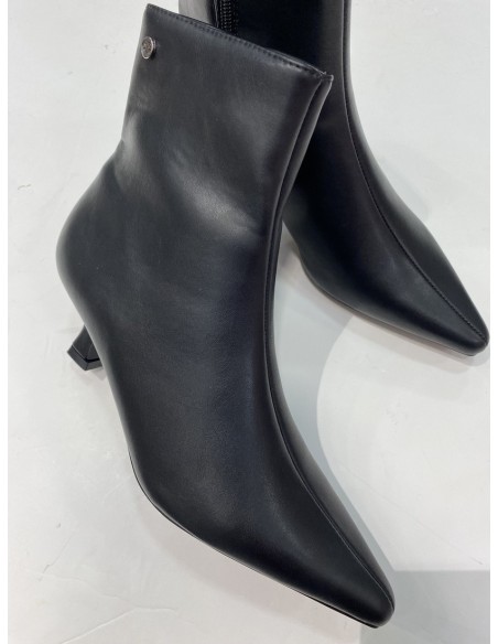 Botín Carmela Negro Material