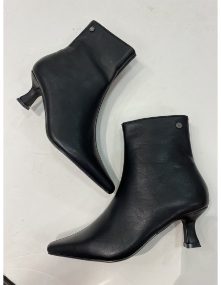 Botín Carmela Negro Material