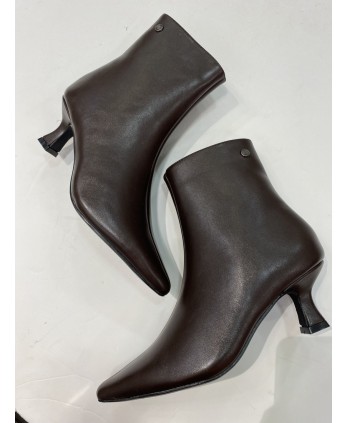 Botín Carmela Marrón Material