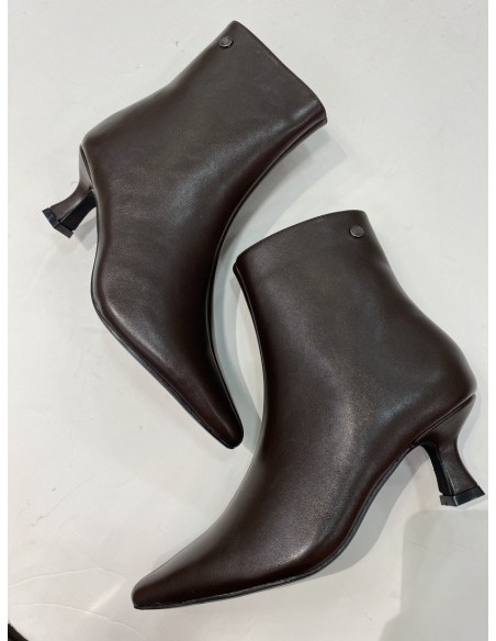 Botín Carmela Marrón Material