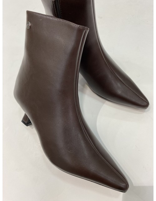 Botín Carmela Marrón Material