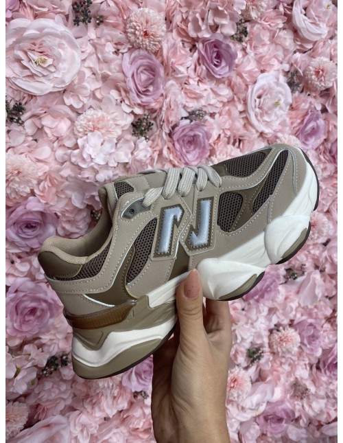 Deportiva Claudia marrón combi