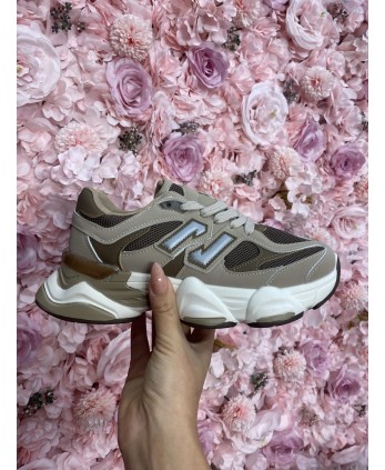 Deportiva Claudia marrón combi