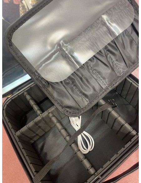 Maletín de maquillaje con espejo