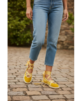 Manoletina Lazo Amarillo