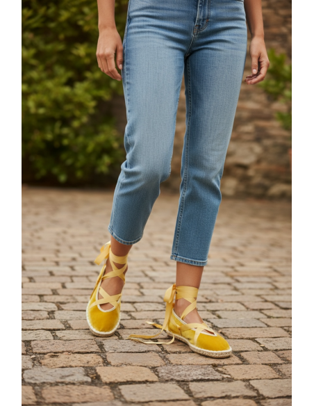 Manoletina Lazo Amarillo