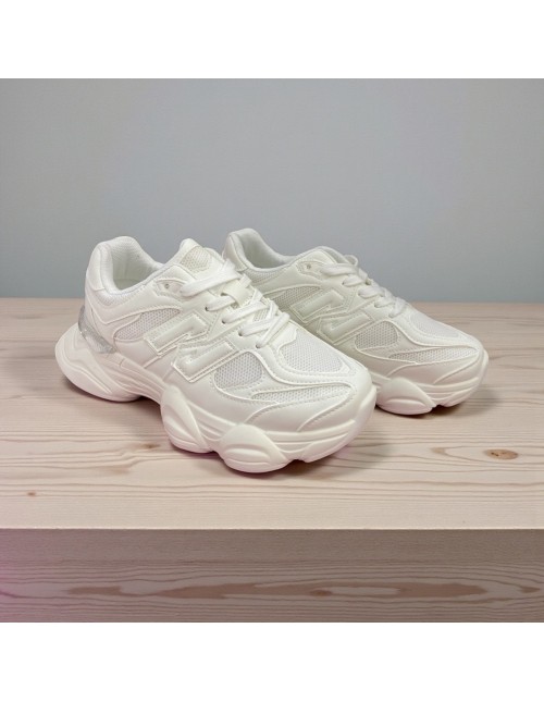 Deportiva Claudia blanca